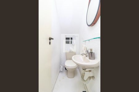 Lavabo de casa para alugar com 4 quartos, 300m² em Jardim Germania, São Paulo