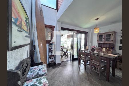 Sala de casa de condomínio à venda com 3 quartos, 160m² em Vargem Pequena, Rio de Janeiro