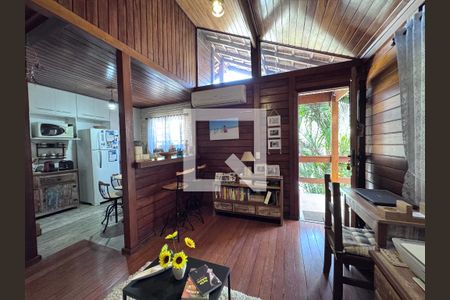 Sala 2 de casa de condomínio à venda com 3 quartos, 160m² em Vargem Pequena, Rio de Janeiro