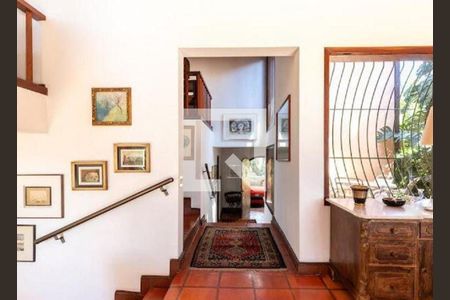 Casa à venda com 3 quartos, 250m² em Jardim Guedala, São Paulo