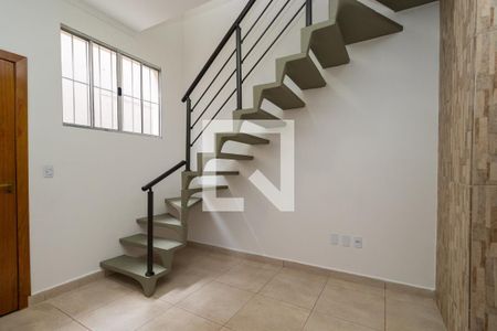 Sala/Cozinha de apartamento para alugar com 1 quarto, 30m² em Chácara Mafalda, São Paulo