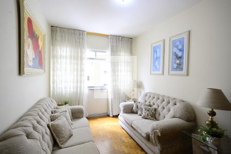 Sala de apartamento para alugar com 3 quartos, 70m² em Liberdade, São Paulo
