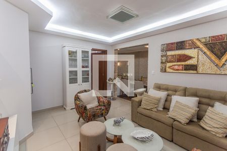 Sala de apartamento à venda com 3 quartos, 80m² em Santa Efigênia, Belo Horizonte