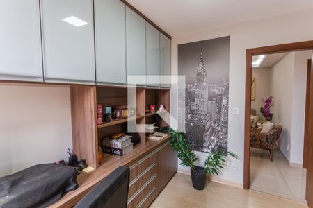 Escritório de apartamento à venda com 3 quartos, 80m² em Santa Efigênia, Belo Horizonte