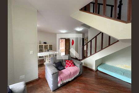 Sala de casa à venda com 4 quartos, 330m² em Vila Anglo Brasileira, São Paulo