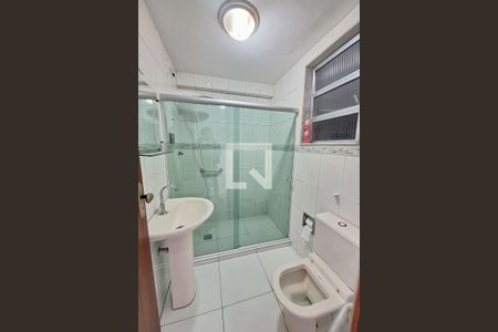 Banheiro de casa para alugar com 1 quarto, 70m² em Centro, Duque de Caxias