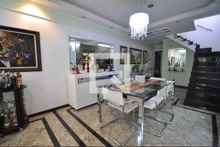 Sala de casa à venda com 3 quartos, 215m² em Vila Mazzei, São Paulo