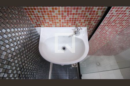 Banheiro  de kitnet/studio para alugar com 1 quarto, 20m² em Vila Santa Clara, São Paulo
