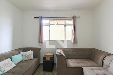 Sala de casa para alugar com 3 quartos, 75m² em Parque dos Bancarios, São Paulo