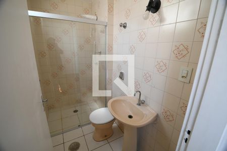 Banheiro de apartamento à venda com 1 quarto, 50m² em Cambuí, Campinas