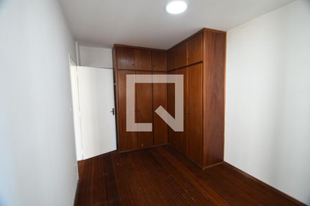 Quarto de apartamento à venda com 1 quarto, 50m² em Cambuí, Campinas