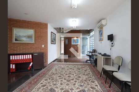 Sala de casa à venda com 3 quartos, 284m² em Jardim Leonor, São Paulo