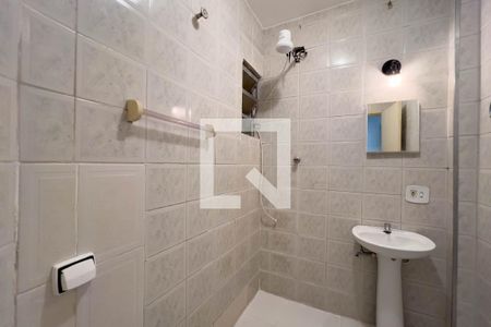 Banheiro Social de kitnet/studio para alugar com 1 quarto, 25m² em Liberdade, São Paulo