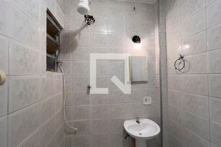Banheiro Social de kitnet/studio para alugar com 1 quarto, 25m² em Liberdade, São Paulo