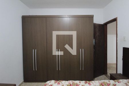 Quarto 1 de casa para alugar com 3 quartos, 350m² em Piratininga, Belo Horizonte