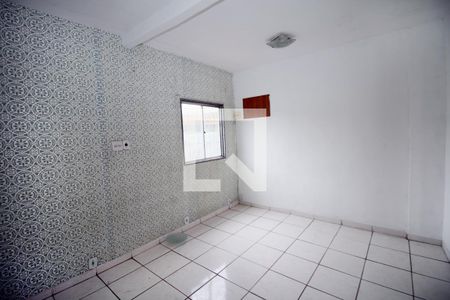 Quarto 1 de casa para alugar com 3 quartos, 52m² em Irajá, Rio de Janeiro