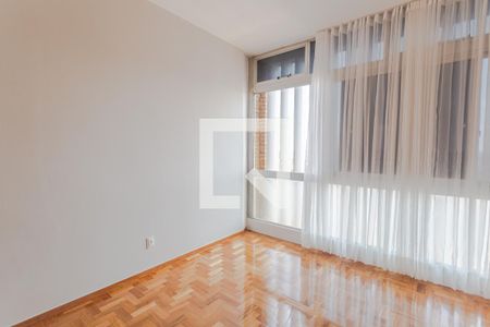 Quarto de apartamento para alugar com 1 quarto, 68m² em Santo Agostinho, Belo Horizonte
