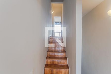Escada de Acessa ao Quarto de apartamento para alugar com 1 quarto, 68m² em Santo Agostinho, Belo Horizonte