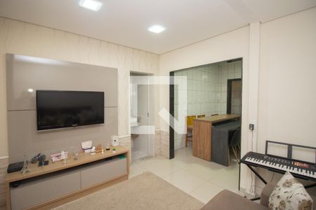 Sala de casa à venda com 4 quartos, 140m² em Industrial, Contagem