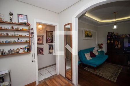 Escritório de casa à venda com 4 quartos, 140m² em Industrial, Contagem