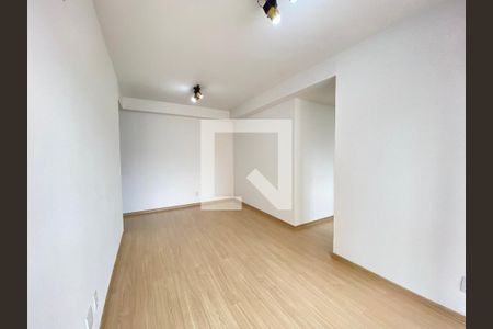 Sala de apartamento para alugar com 3 quartos, 67m² em Todos Os Santos, Rio de Janeiro