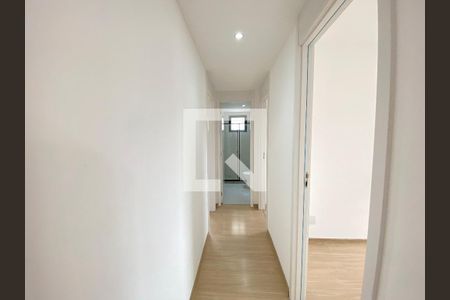 Corredor de apartamento para alugar com 3 quartos, 67m² em Todos Os Santos, Rio de Janeiro