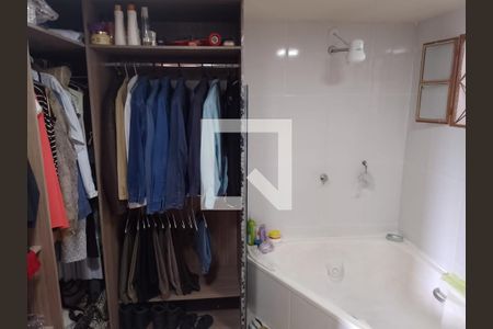 Banheiro de casa de condomínio à venda com 3 quartos, 80m² em Badu, Niterói