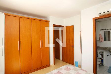 Suíte de apartamento à venda com 2 quartos, 230m² em Jardim Botânico, Porto Alegre