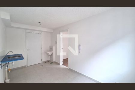 Sala/Cozinha/Área de serviço de apartamento para alugar com 1 quarto, 28m² em Parque Industrial Tomas Edson, São Paulo