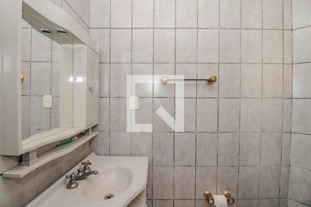 Banheiro de apartamento à venda com 1 quarto, 55m² em Petrópolis, Porto Alegre