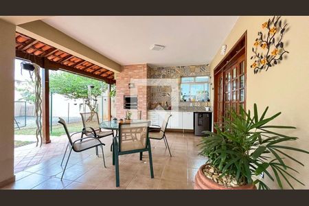 Casa à venda com 3 quartos, 418m² em Palmares, Belo Horizonte