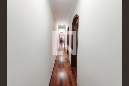 Corredor de casa à venda com 4 quartos, 250m² em Vila Granada, São Paulo