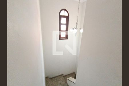 Escada de casa à venda com 4 quartos, 250m² em Vila Granada, São Paulo