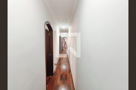 Corredor de casa à venda com 4 quartos, 250m² em Vila Granada, São Paulo