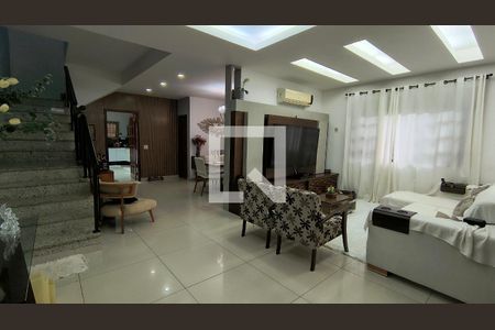 Sala de casa de condomínio à venda com 4 quartos, 260m² em Vargem Grande, Rio de Janeiro