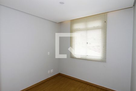 Quarto 2 de apartamento para alugar com 3 quartos, 75m² em Calafate, Belo Horizonte