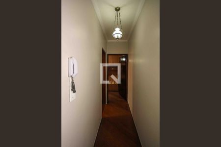 Corredor de casa para alugar com 3 quartos, 219m² em Vila Carrão, São Paulo