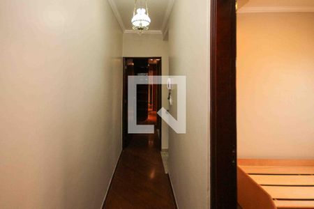 Corredor de casa para alugar com 3 quartos, 219m² em Vila Carrão, São Paulo
