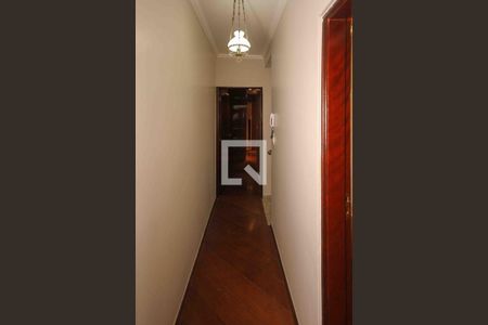 Corredor de casa para alugar com 3 quartos, 219m² em Vila Carrão, São Paulo