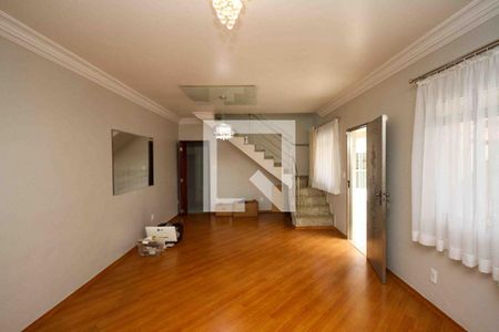 Sala de casa para alugar com 3 quartos, 219m² em Vila Carrão, São Paulo