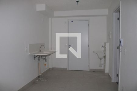 Sala/Cozinha de apartamento para alugar com 1 quarto, 27m² em Parque Industrial Tomas Edson, São Paulo