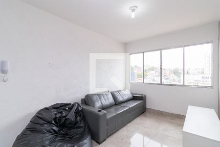 Sala de apartamento para alugar com 3 quartos, 70m² em Vila Dalila, São Paulo