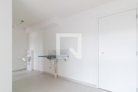Sala de apartamento à venda com 2 quartos, 34m² em Parque Industrial Tomas Edson, São Paulo