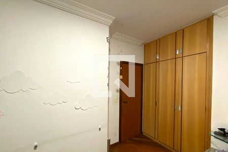 Quarto 1 de apartamento para alugar com 3 quartos, 110m² em Santo Antônio, Belo Horizonte