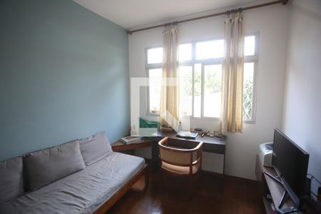 Quarto de apartamento à venda com 3 quartos, 90m² em Alto Barroca, Belo Horizonte