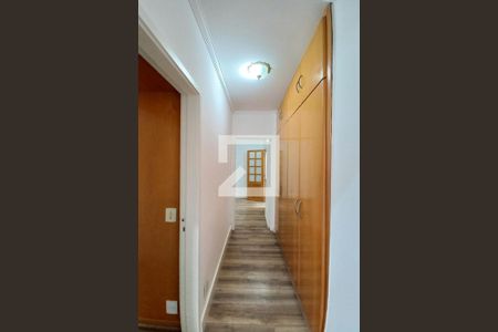 Corredor de apartamento para alugar com 2 quartos, 78m² em Vila Marieta, Campinas