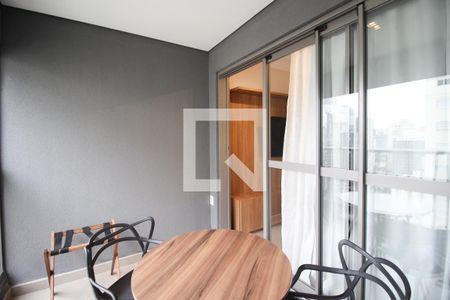 Varanda de kitnet/studio para alugar com 1 quarto, 26m² em Moema, São Paulo