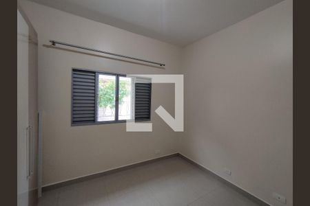 Quarto de casa para alugar com 2 quartos, 180m² em Parque Bristol, São Paulo