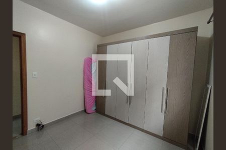 Quarto de casa para alugar com 2 quartos, 180m² em Parque Bristol, São Paulo