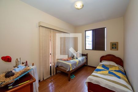Quarto de casa à venda com 4 quartos, 400m² em Alto dos Pinheiros, Belo Horizonte